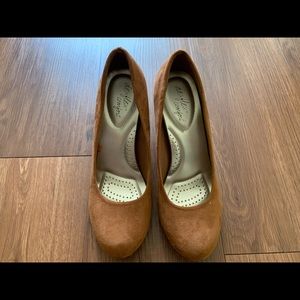 Dexflex Comfort Shoes, size 8.